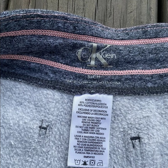 Calvin Klein Gray drawstring shorts women’s small - Picture 6 of 6